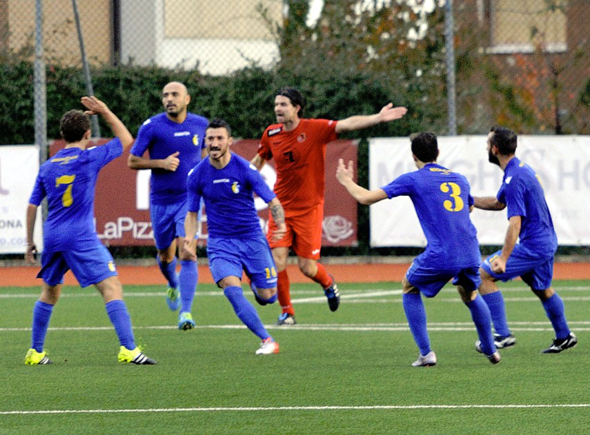 mattia-santoni-esulta-dopo-un-gol